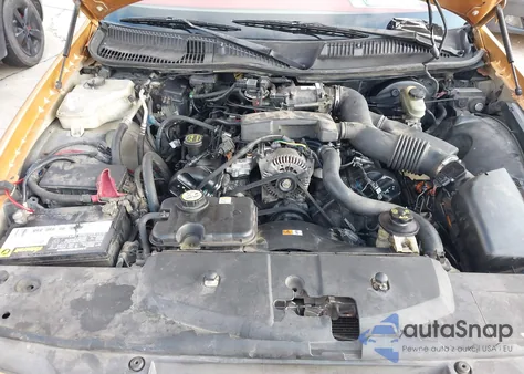 2003 Lincoln Town Car Cartier z USA, uszkodzony, nr VIN 1LNHM83WX3Y633077